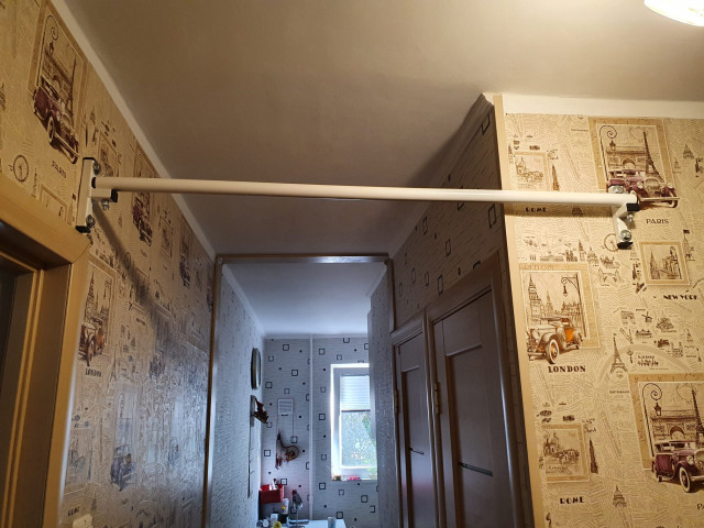 Pievilkšanās stienis - stūra