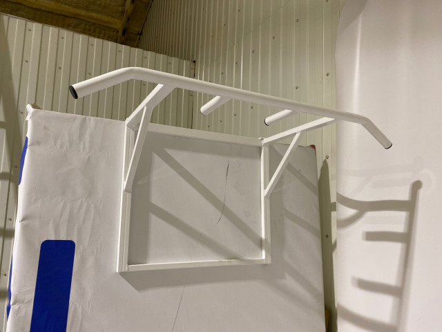 Pievilkšanās stienis zviedru sienai