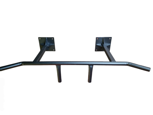 Pievilkšanās stienis pie griestiem ar papildus rokturiem