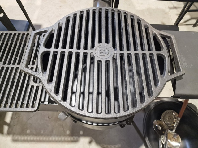 Чугунная решетка круглая 45cм