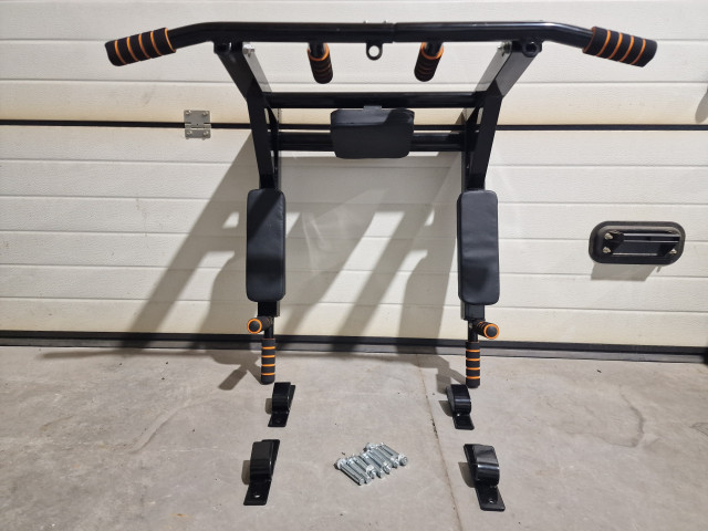 Universālais trenažieris-pievilkšanas stienis+līdztekas/press(saliekams)