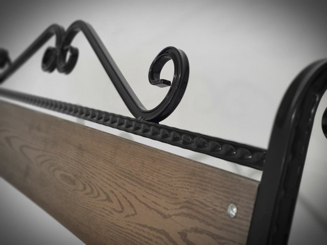 Vintāža soliņš ar atzveltni