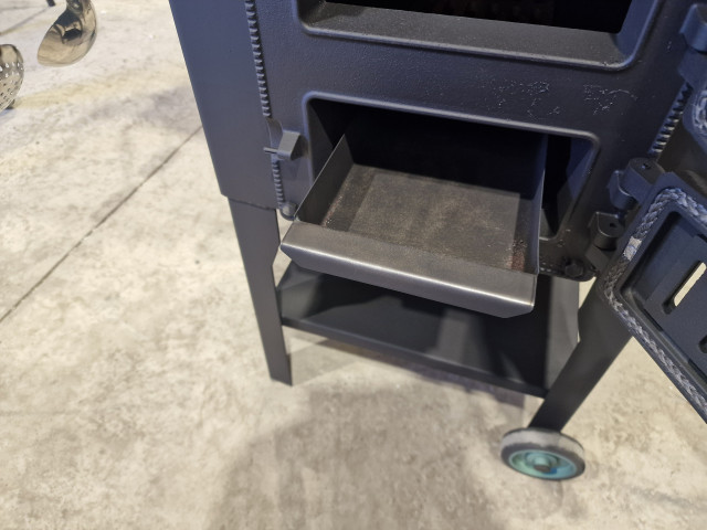 Krāsns kvadrāta ar čuguna/stikla durvīm D40cm - 3mm, 4mm, 6mm