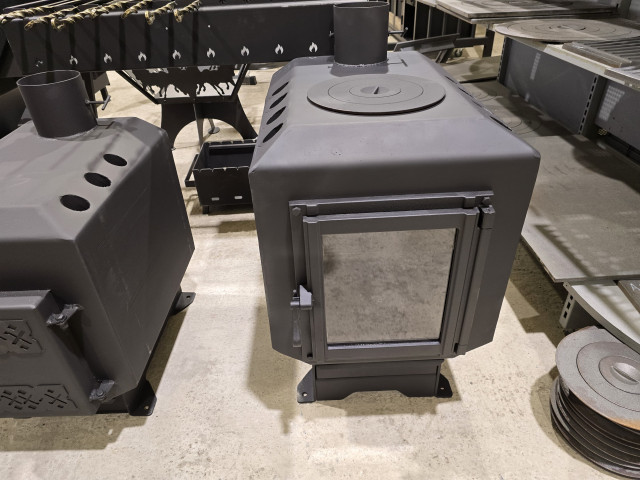 BN2 ar kamīna durvīm