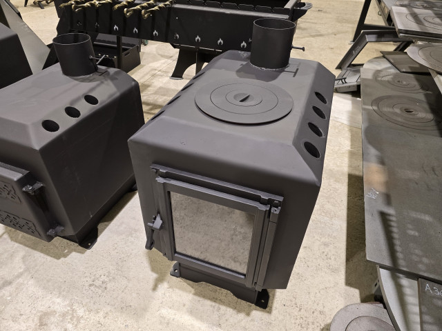 BN2 ar kamīna durvīm