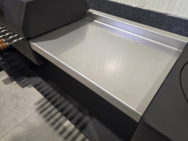 BIG PLUS 3in1 ar čuguna durvīm un galdu