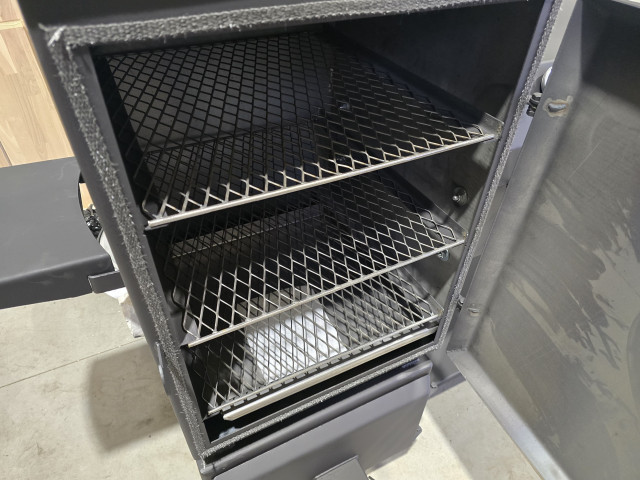 BIG PLUS 3in1 ar čuguna durvīm un galdu