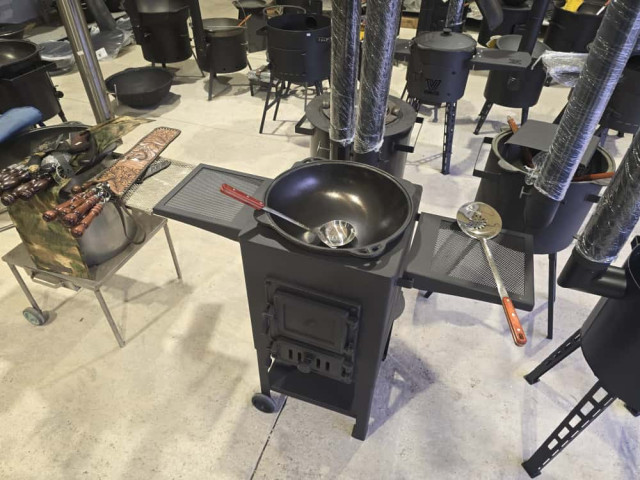 Печь с полками и трубой, квадратная D40см