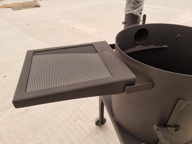 Krāsns ar plauktiem un skursteni, apaļa 3mm - D36, D40, D45, D50