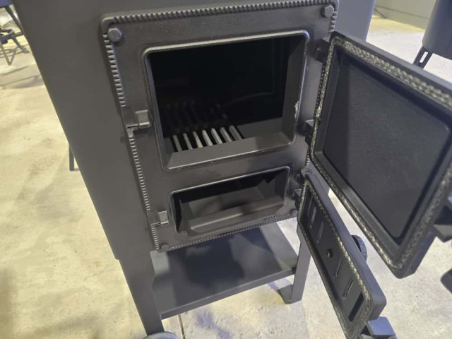 Печь с полками и трубой, квадратная D45 см