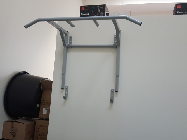 Universālais trenažieris - pievilkšanas stienis/līdztekas