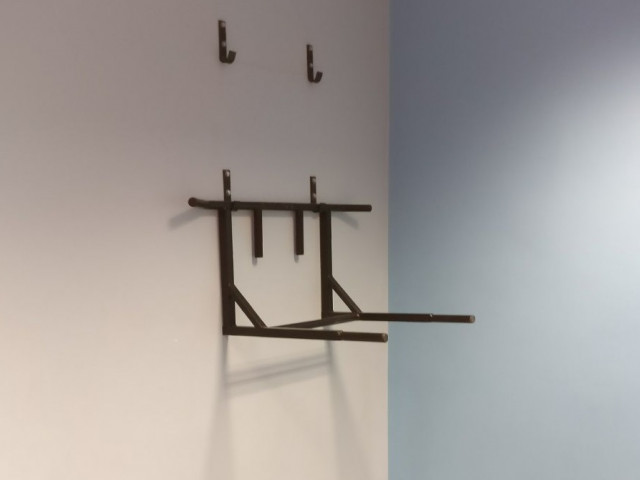 Universālais trenažieris - pievilkšanas stienis/līdztekas