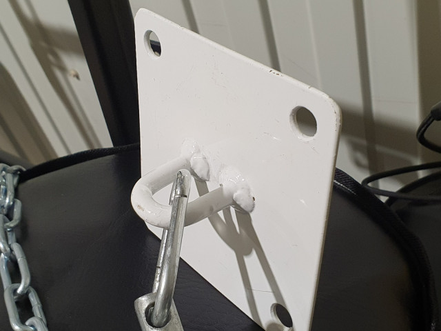 Boksa maisa griestu turētājs