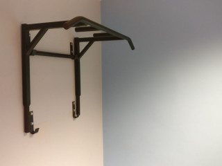 Universālais trenažieris - pievilkšanas stienis/līdztekas